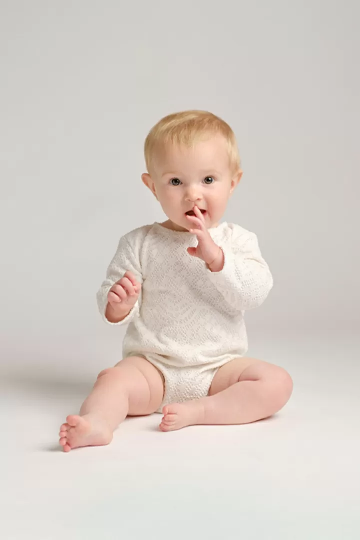 baby-sitter-photography-louth-alford-cake-smash