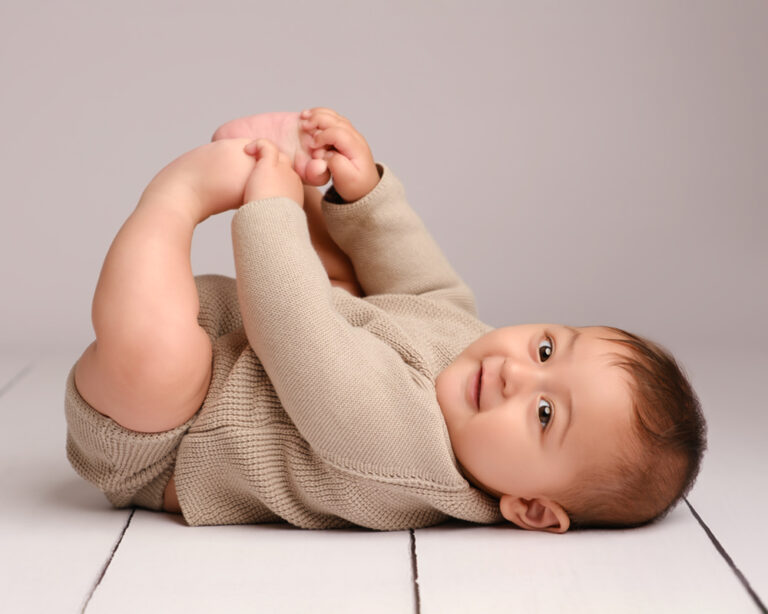 lincolnshire-milestone-sitter-baby
